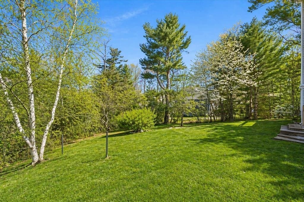 Single Family Residence at 10 Manomet Beach Blvd, Plymouth MA 02360, Plymouth, photo 6 of 40