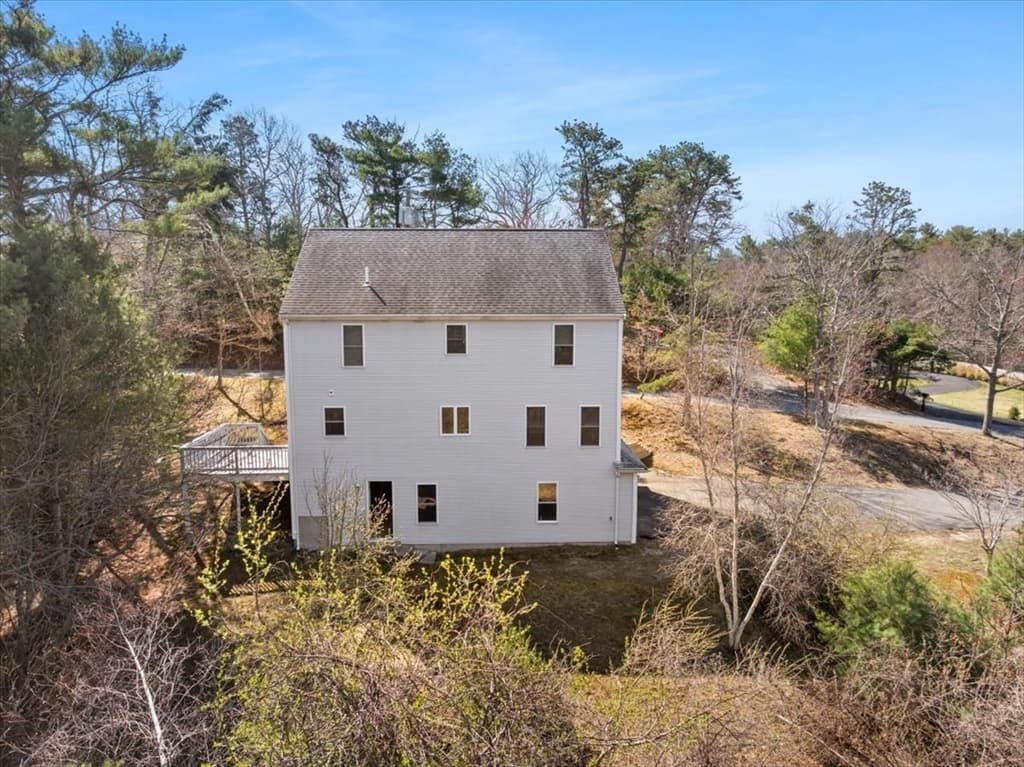 Single Family Residence at 10 Manomet Beach Blvd, Plymouth MA 02360, Plymouth, photo 10 of 40