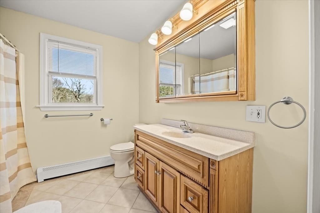 Single Family Residence at 10 Manomet Beach Blvd, Plymouth MA 02360, Plymouth, photo 31 of 40