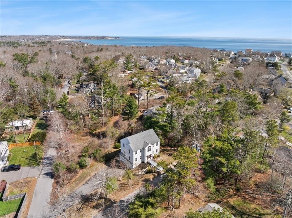 Single Family Residence at 10 Manomet Beach Blvd, Plymouth MA 02360, Plymouth, photo 8 of 40