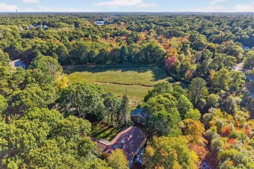 17,17A,17B Cranberry Ln # 17B, Falmouth MA 02536