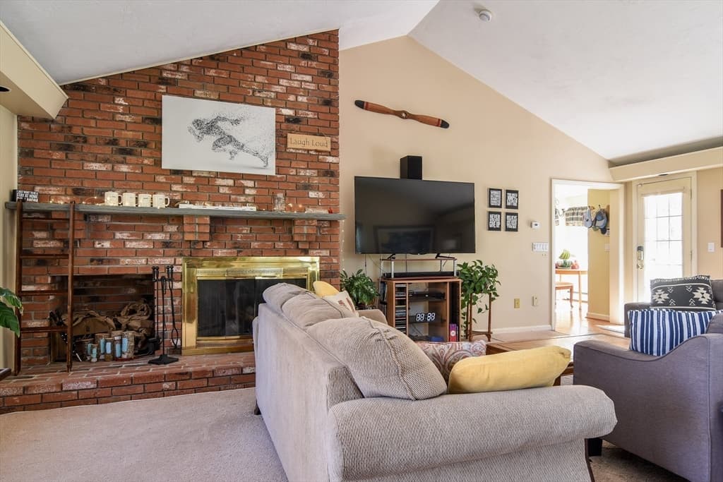 128 Upton Rd, Westborough MA 01581 photo 6