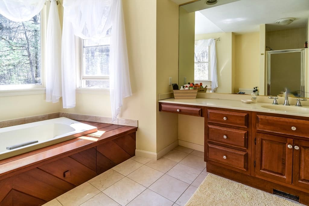 128 Upton Rd, Westborough MA 01581 photo 17