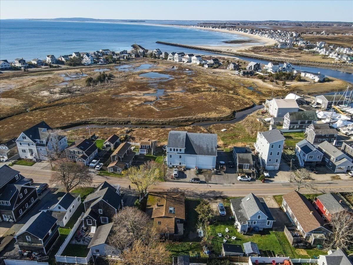 64 Central St, Marshfield MA 02020
