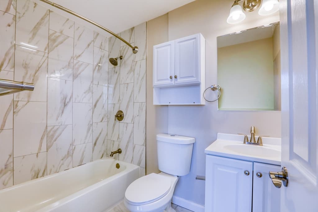 402 River St # 4C, Haverhill MA 01832 photo 10