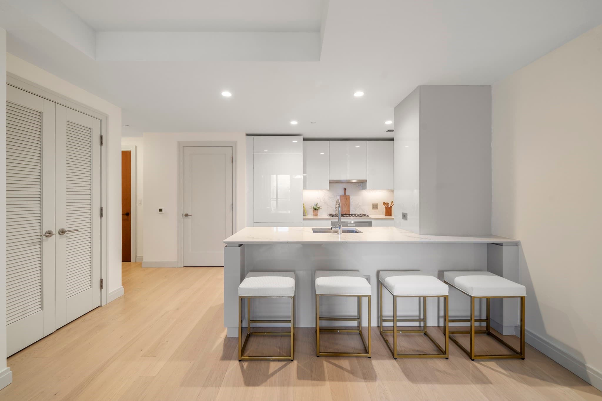 Condominium at 135 Seaport Blvd # 1609, Boston MA 02210, photo 3 of 38