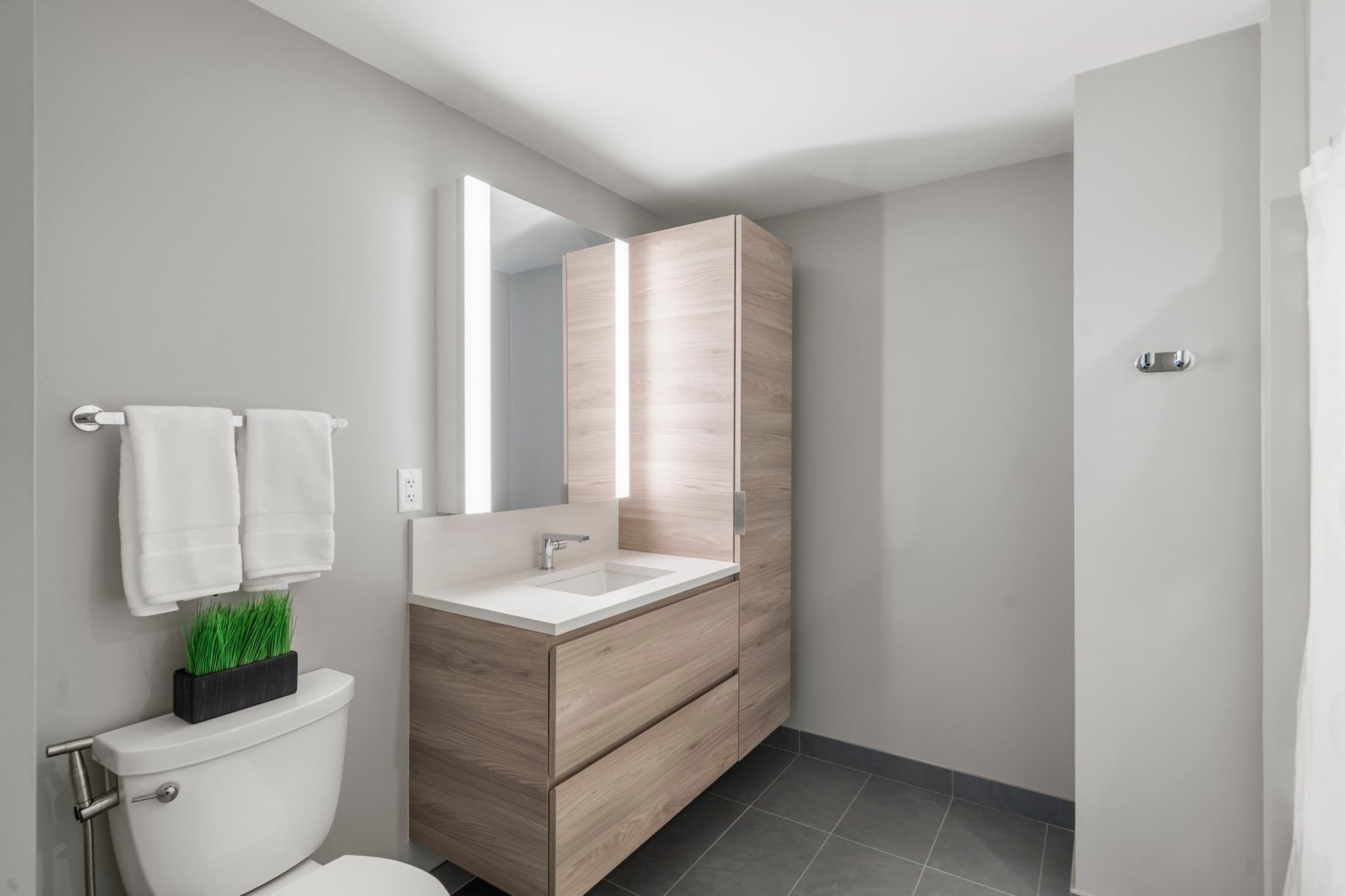 Condominium at 135 Seaport Blvd # 1609, Boston MA 02210, photo 14 of 38