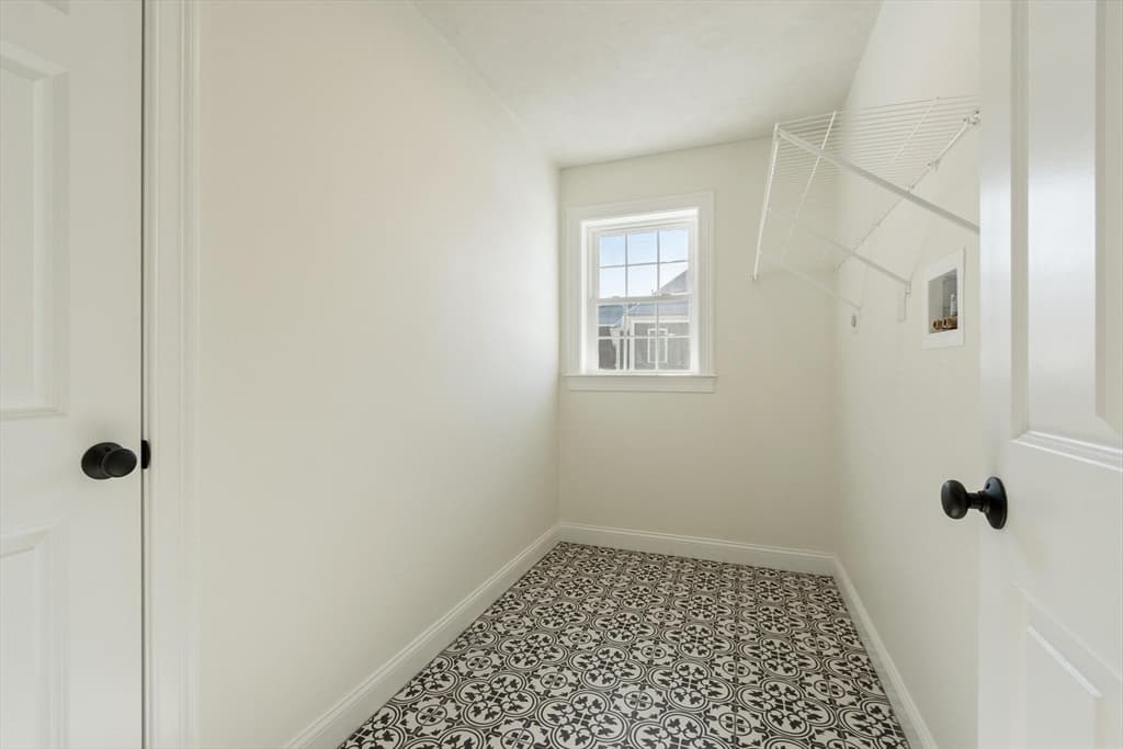 Single Family Residence at 2 Clover Glen Circle, Shrewsbury MA 01545, photo 18 of 32