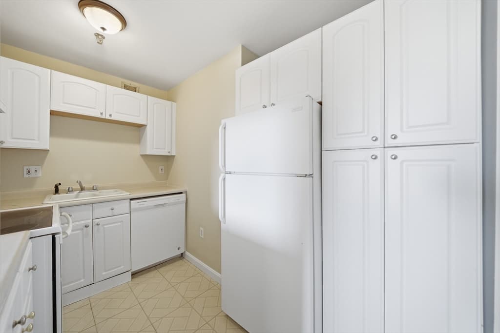 77 Adams St # 611, Quincy MA 02169 photo 18