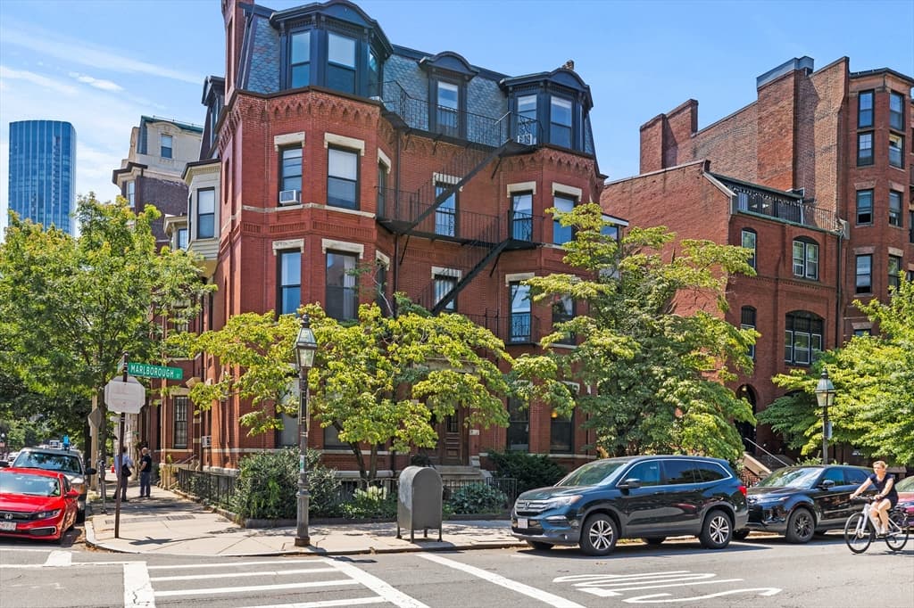 Condominium at 364 Marlborough St. # 1, Boston MA 02116, photo 10 of 10