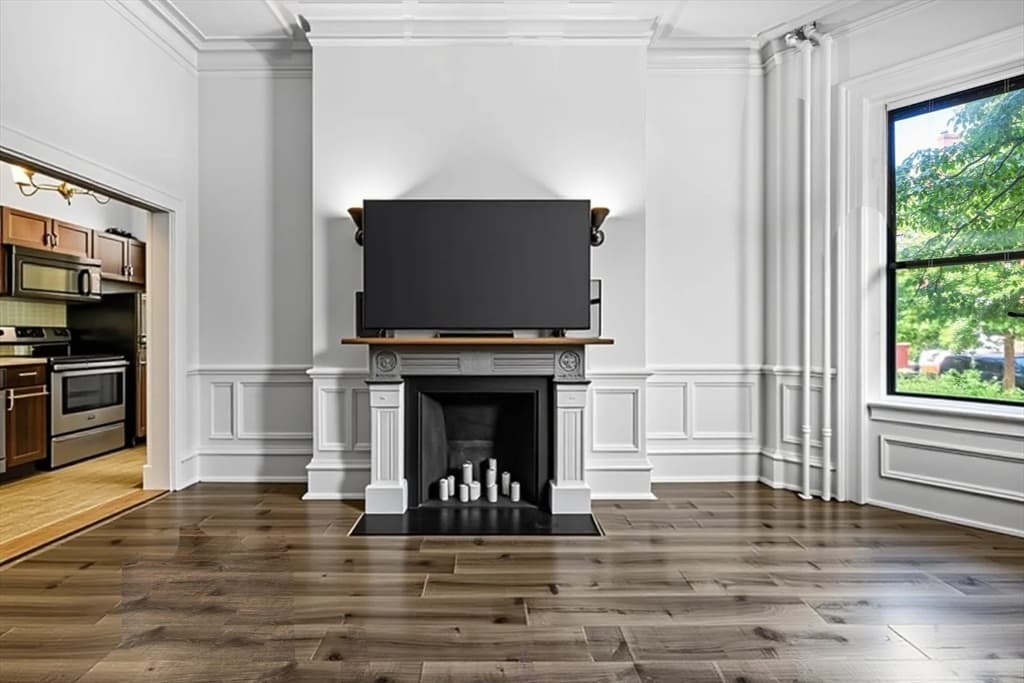 Condominium at 364 Marlborough St. # 1, Boston MA 02116, photo 4 of 10