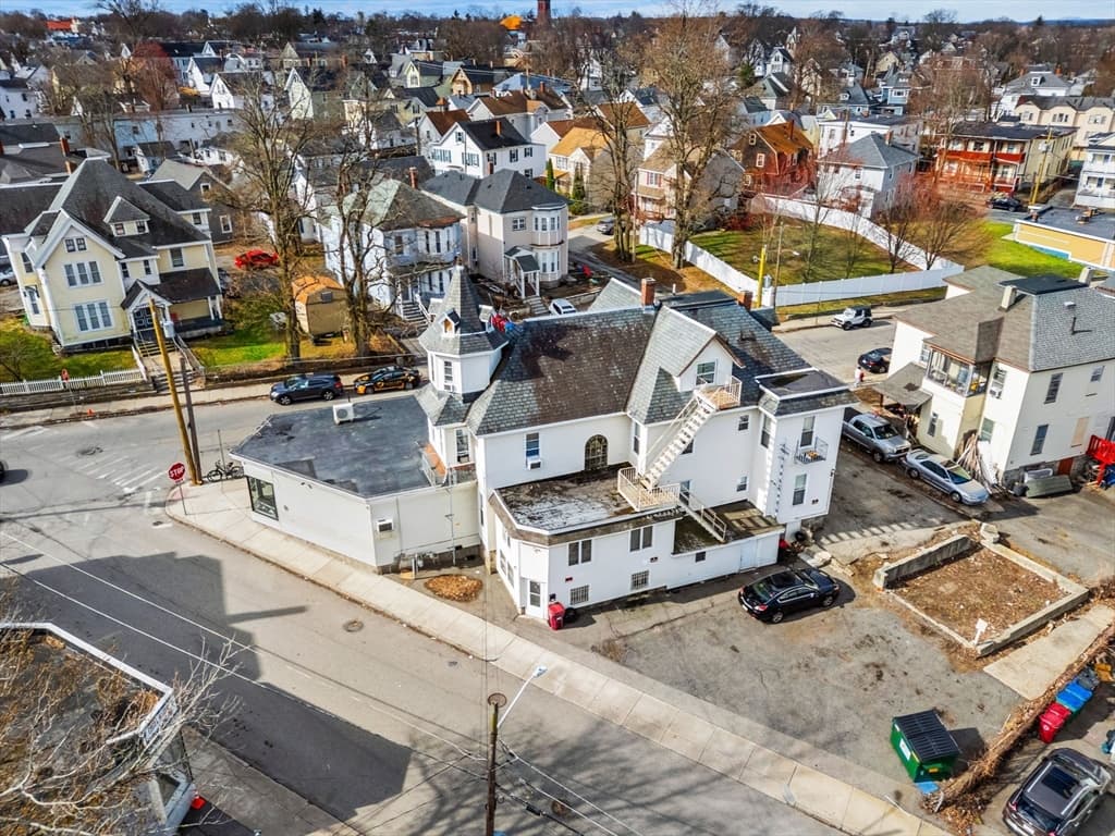5-9 Family at 237 Branch St, Lowell MA 01851, Lowell, photo 2 of 15