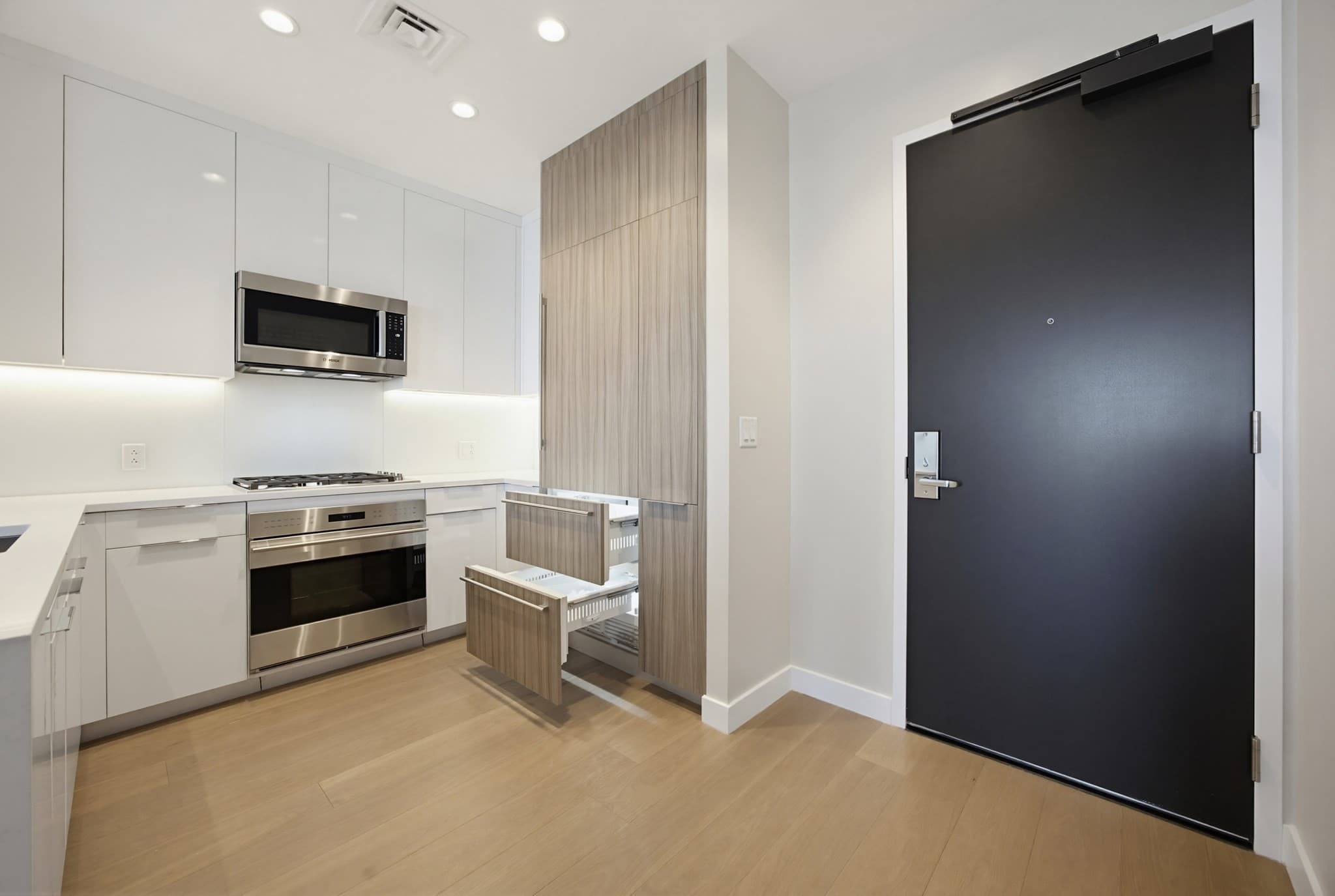 Condominium at 188 Brookline Ave # 19D, Boston MA 02215, photo 5 of 34