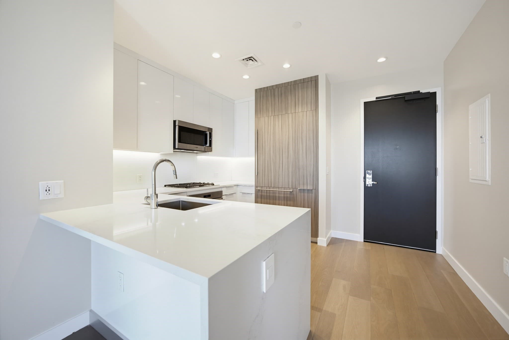 Condominium at 188 Brookline Ave # 19D, Boston MA 02215, photo 4 of 34