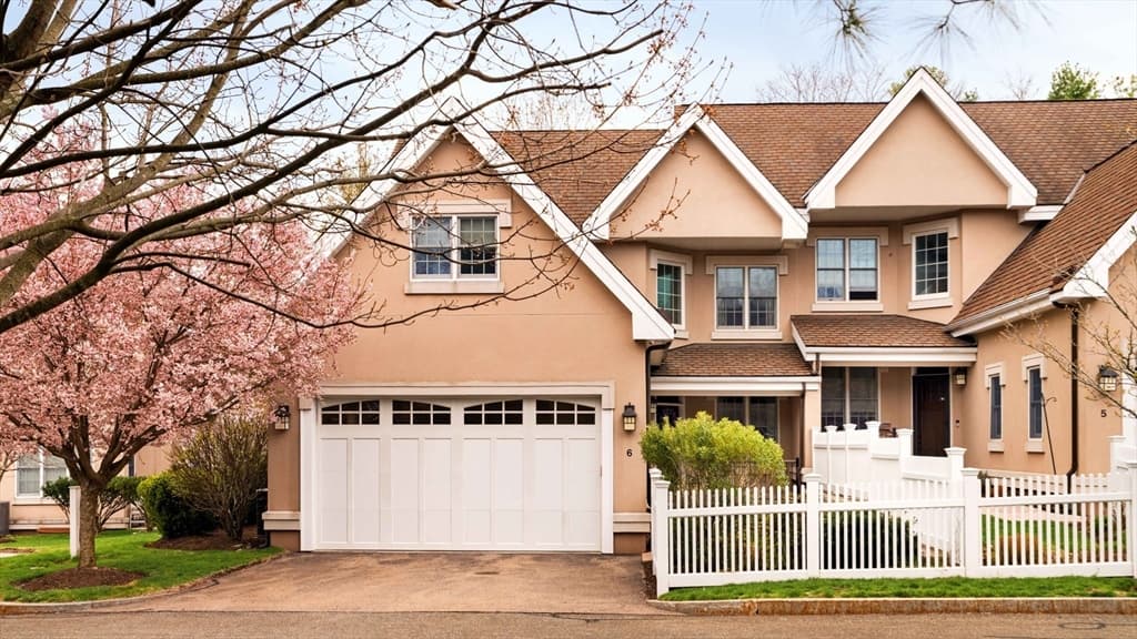 287 Langley Rd # 6, Newton MA 02459 photo 2
