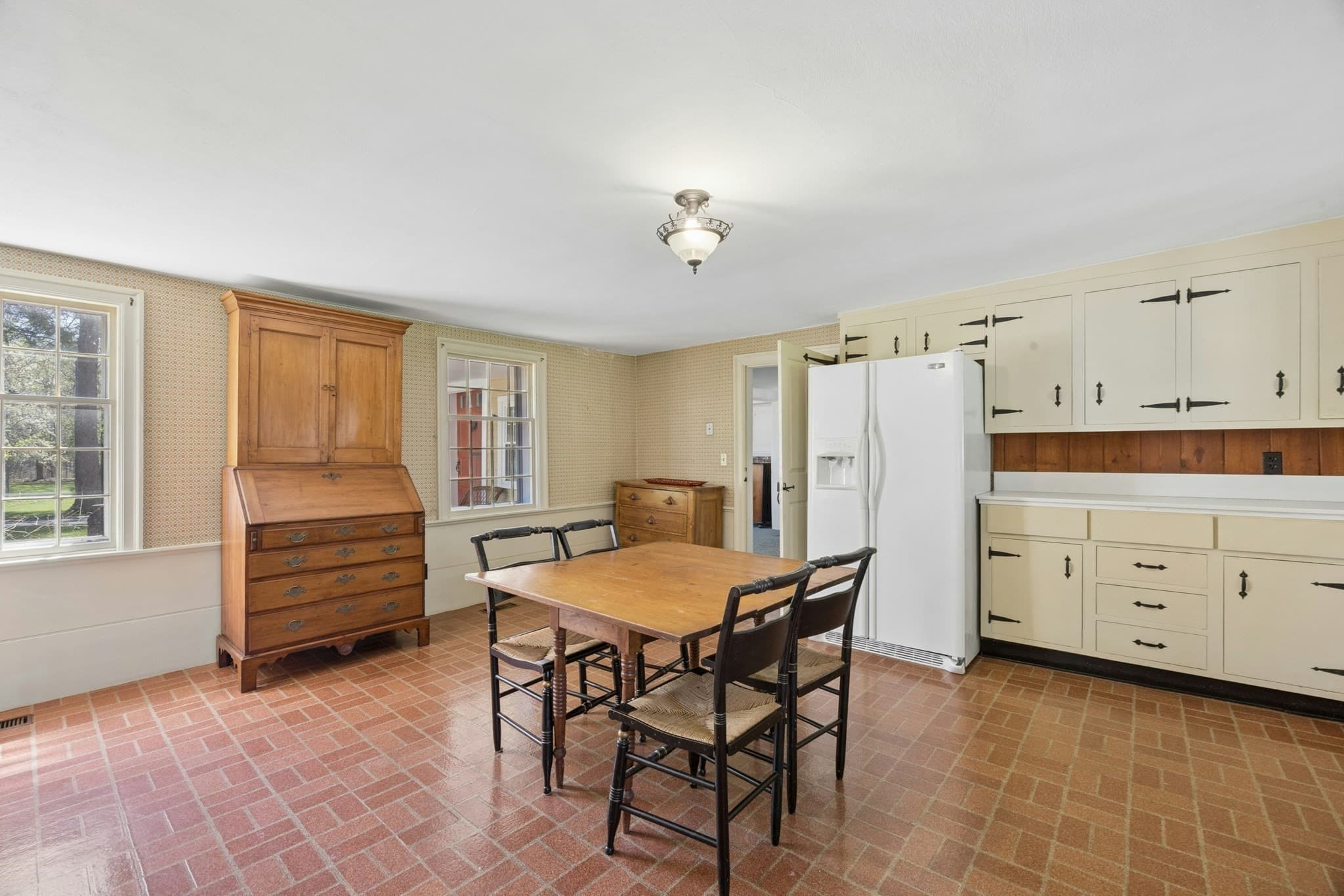 Single Family Residence at 302 Church Street, Northborough MA 01532, photo 10 of 32