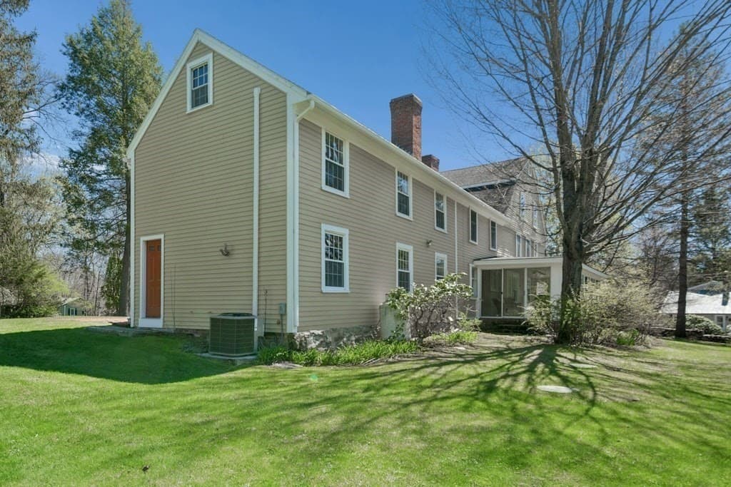 Single Family Residence at 302 Church Street, Northborough MA 01532, photo 4 of 32