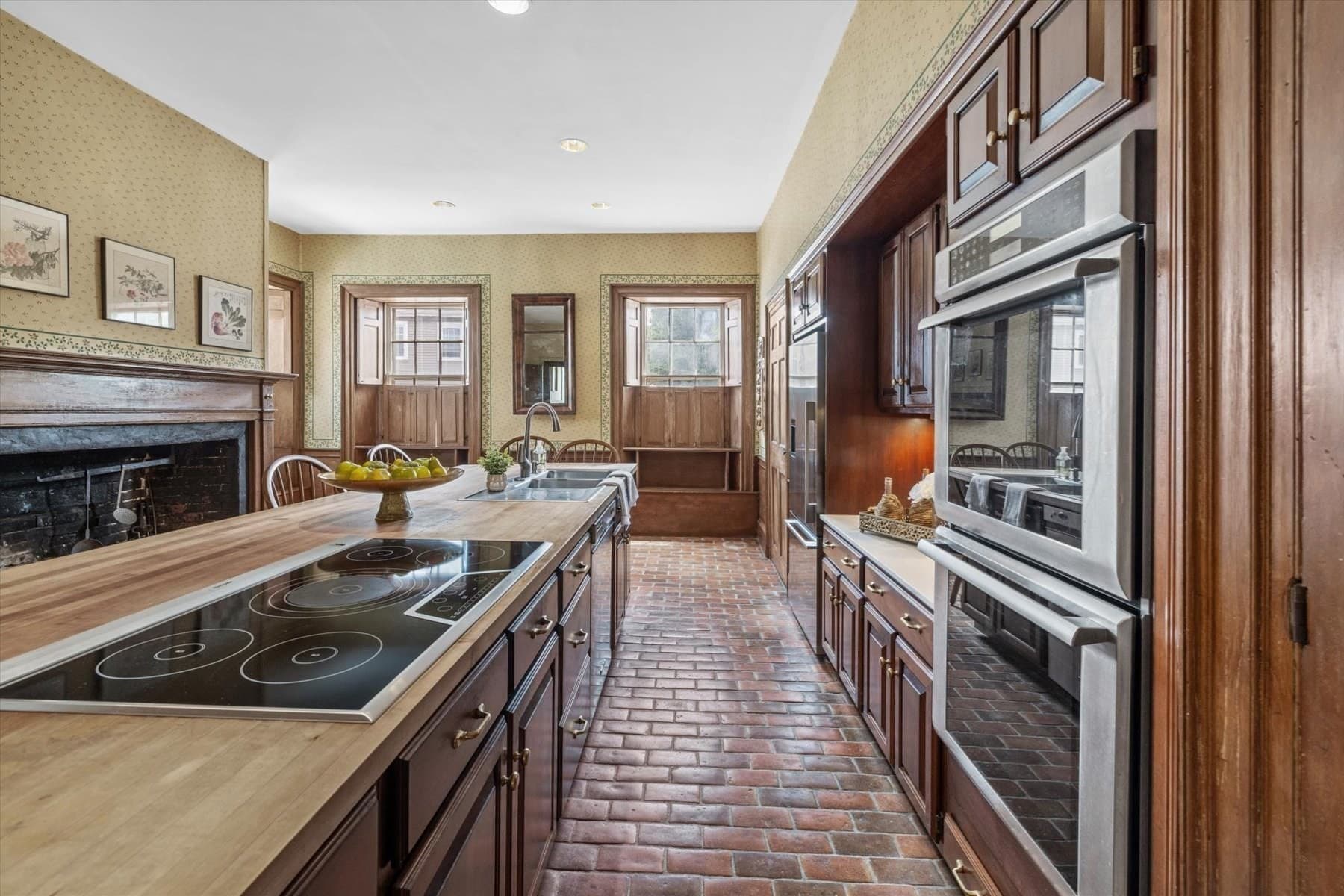 3 Family at 166 High Street, Danvers MA 01923, Danvers, photo 17 of 42