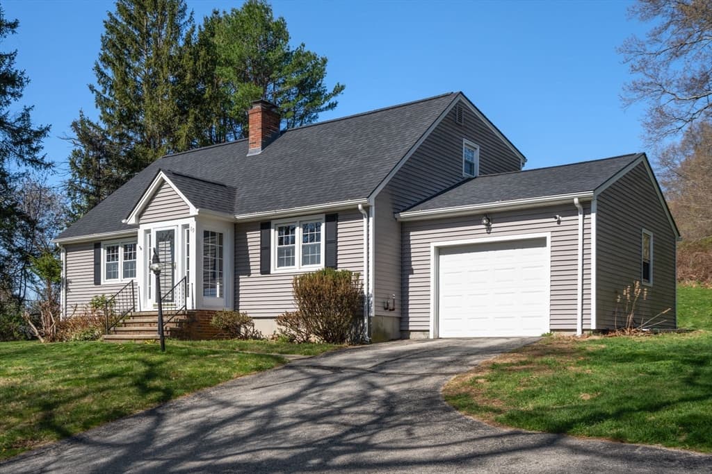 Single Family Residence at 89 Center Rd, Dudley MA 01571, Dudley, photo 2 of 29