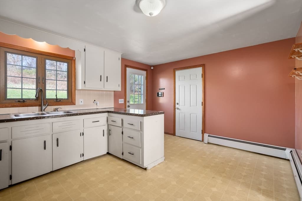 Single Family Residence at 89 Center Rd, Dudley MA 01571, Dudley, photo 5 of 29