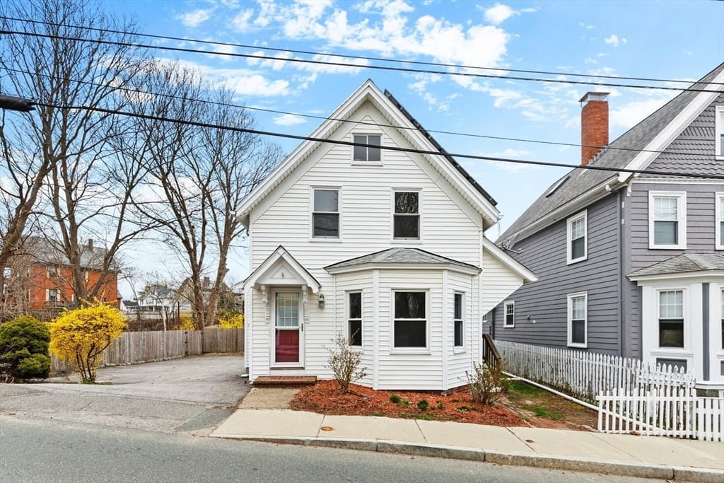 105 Centennial Ave, Gloucester MA 01930 photo 2