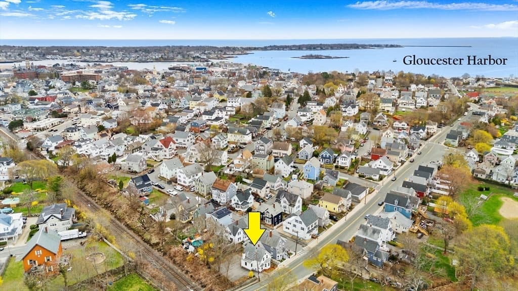 105 Centennial Ave, Gloucester MA 01930 photo 5