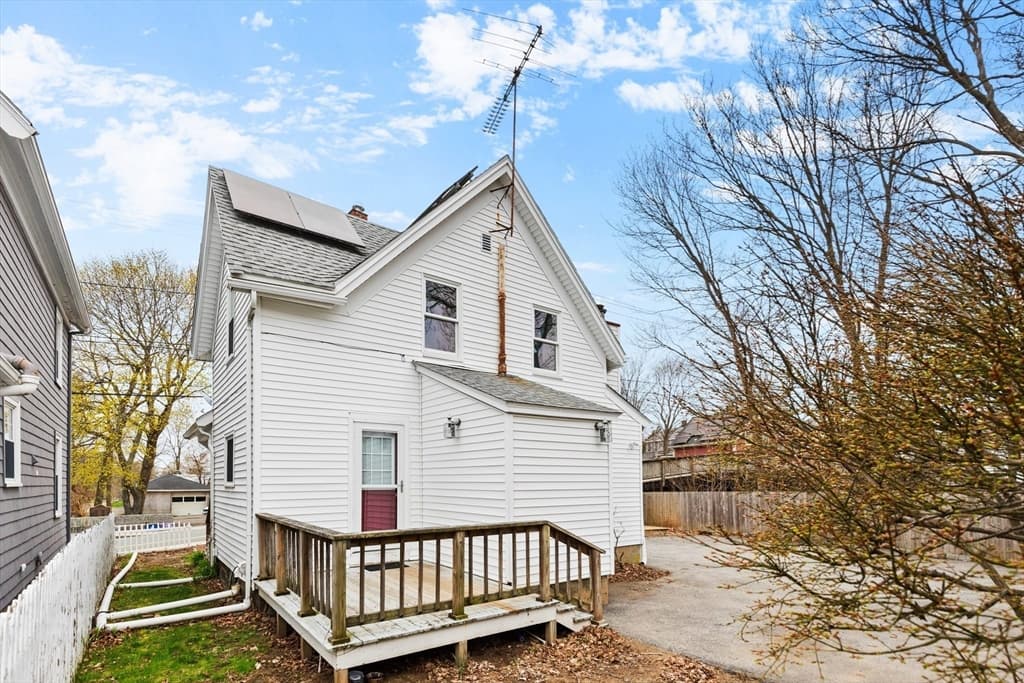 105 Centennial Ave, Gloucester MA 01930 photo 29