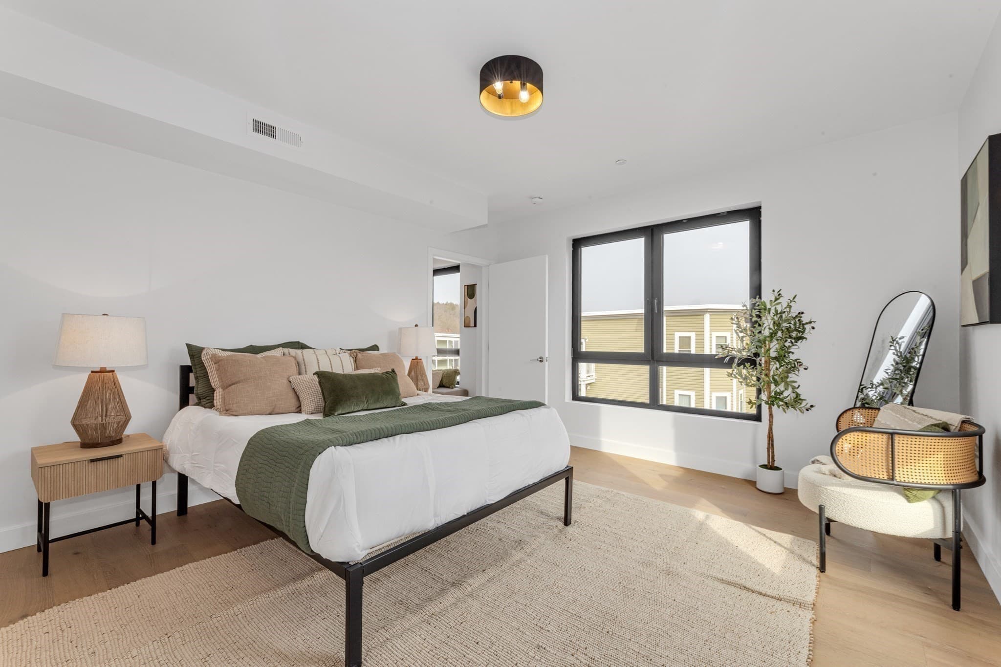 Condominium at 3992 Washington St # 206, Boston MA 02131, Boston, photo 7 of 22