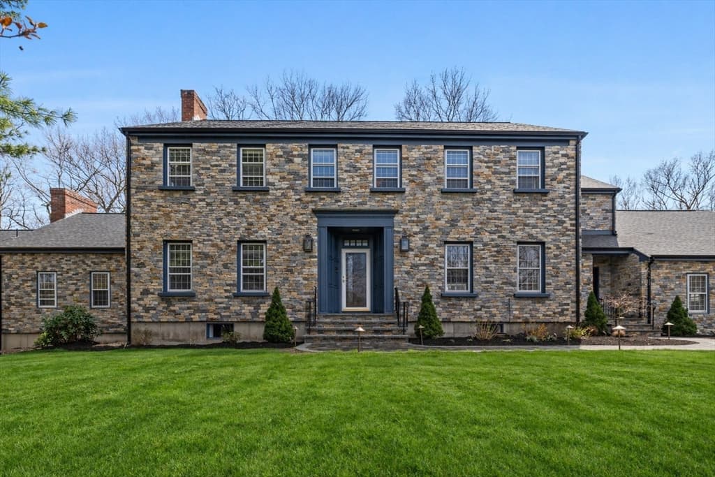 90 Countryside Ln, Milton MA 02186