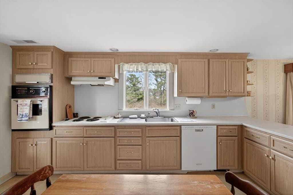 Single Family Residence at 48 Glover Sq, Chatham MA 02633, Chatham, photo 12 of 32