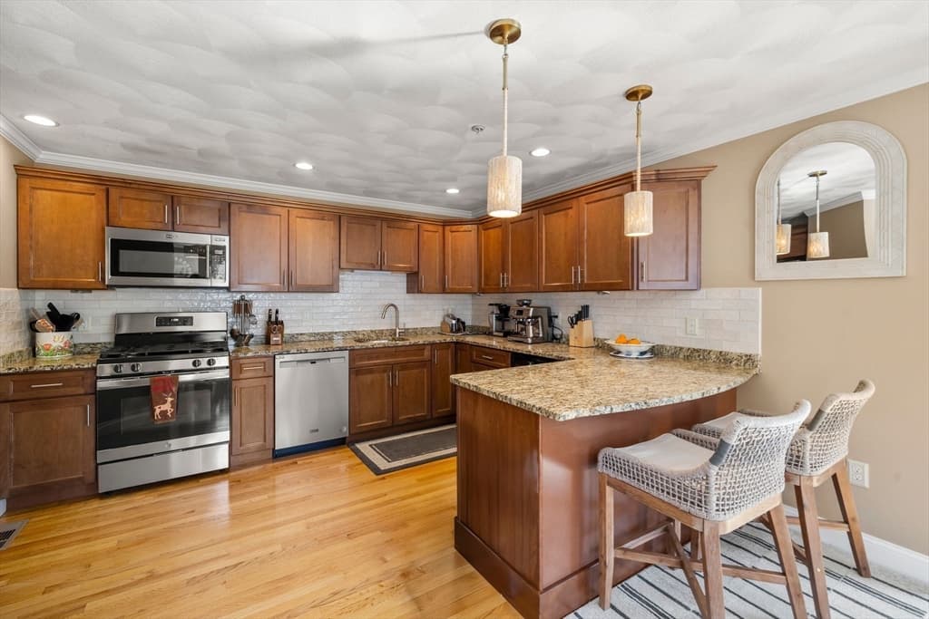 Condominium at 36 Middlesex # 3, Wilmington MA 01887, photo 3 of 21