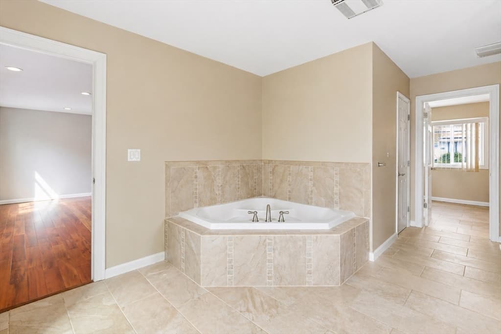 Single Family Residence at 407 Mower Street, Worcester MA 01602, photo 7 of 20