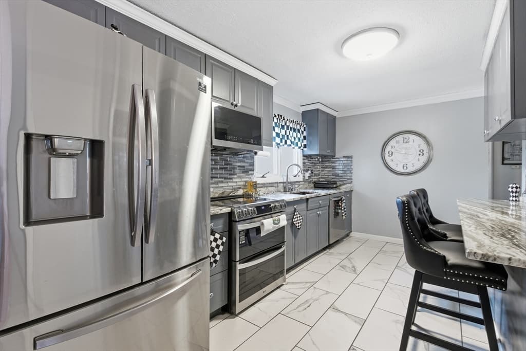Single Family Residence at 407 Mower Street, Worcester MA 01602, photo 5 of 20