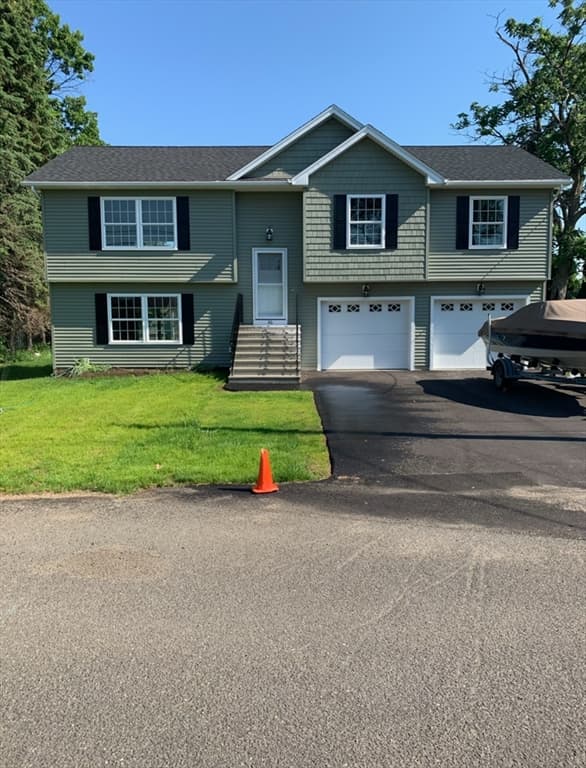 86 Beaumont Ave, Chicopee MA 01013
