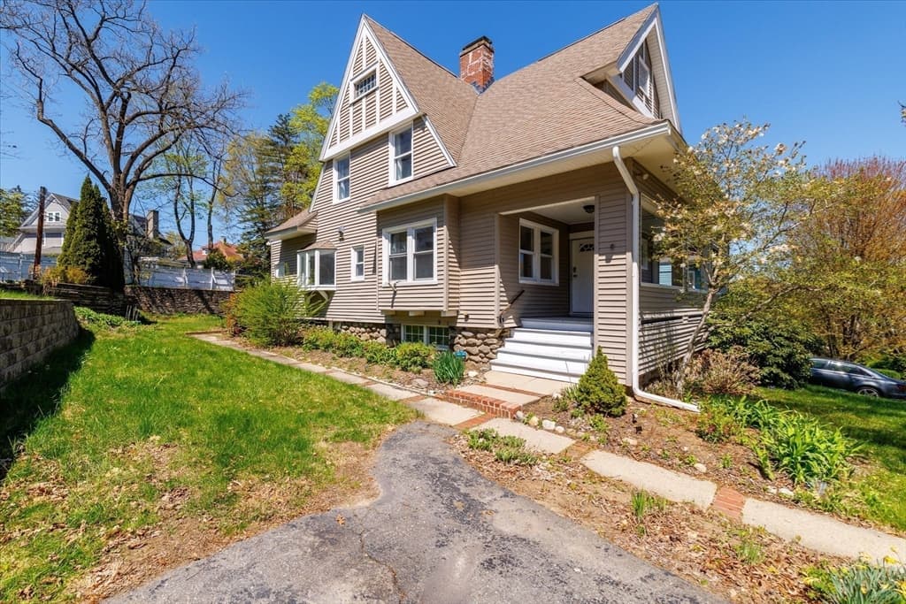4 Chamberlain Pkwy, Worcester MA 01602 photo 2