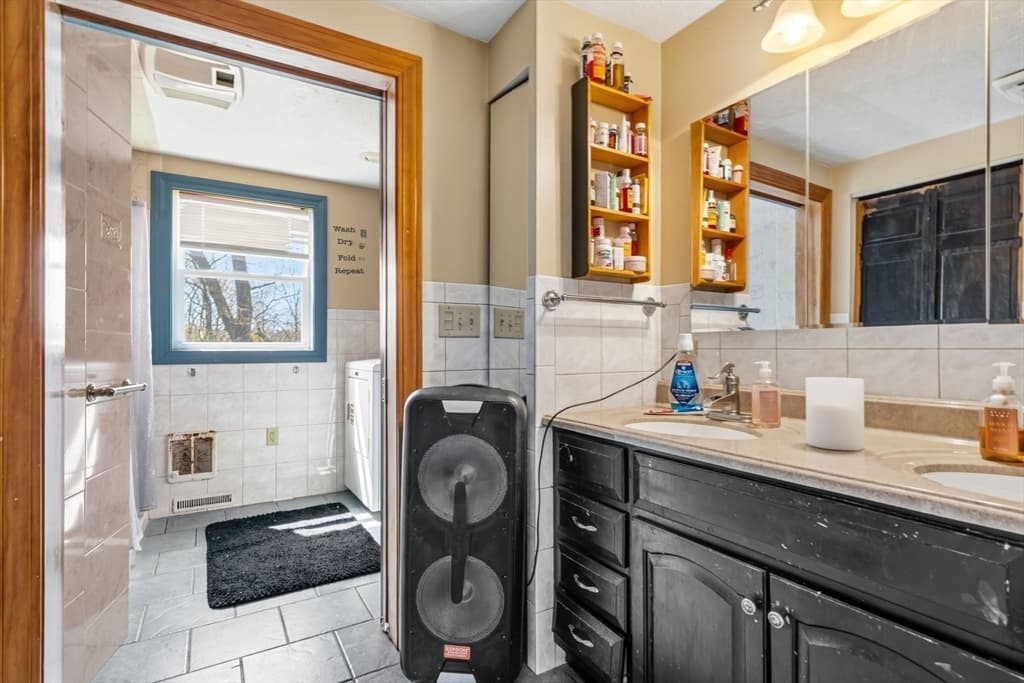 20 George St, Fitchburg MA 01420 photo 9