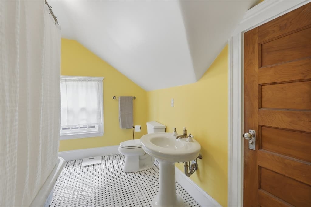 Single Family Residence at 372 Main St, Amesbury MA 01913, Amesbury, photo 35 of 42