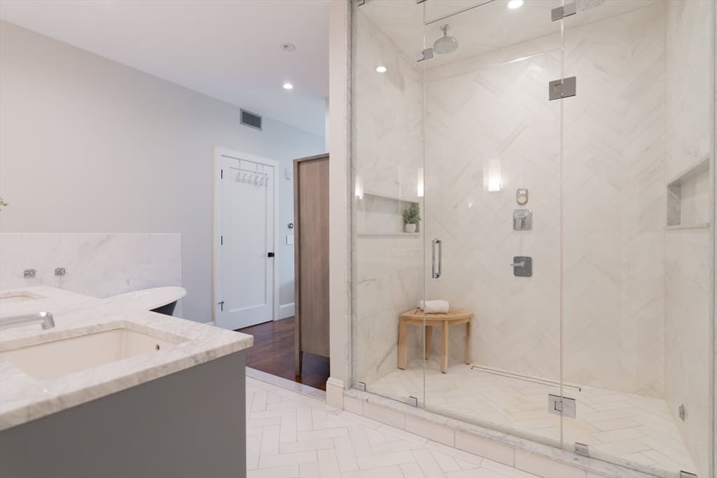 Condominium at 6 Union Park # 3, Boston MA 02118, photo 14 of 22
