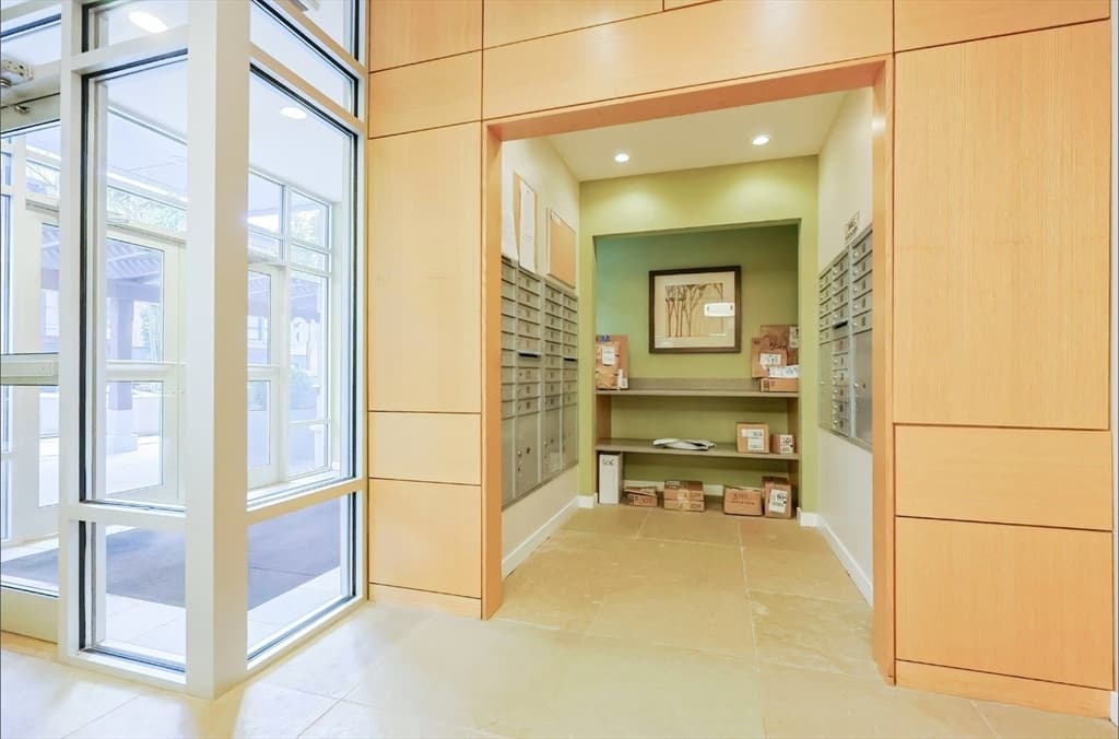 Condominium at 16 Miner Street # 501, Boston MA 02215, photo 15 of 21