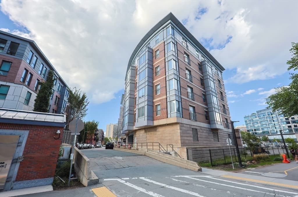 Condominium at 16 Miner Street # 501, Boston MA 02215, photo 19 of 21