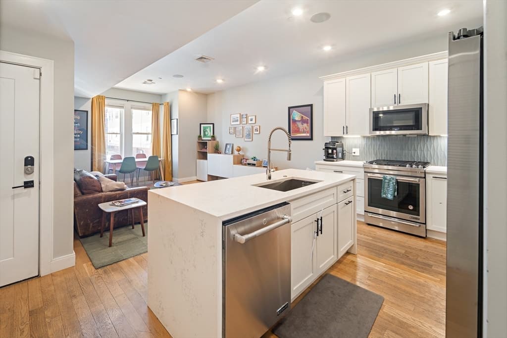 Condominium at 456 Meridian St # 1, Boston MA 02128, Boston, photo 2 of 26