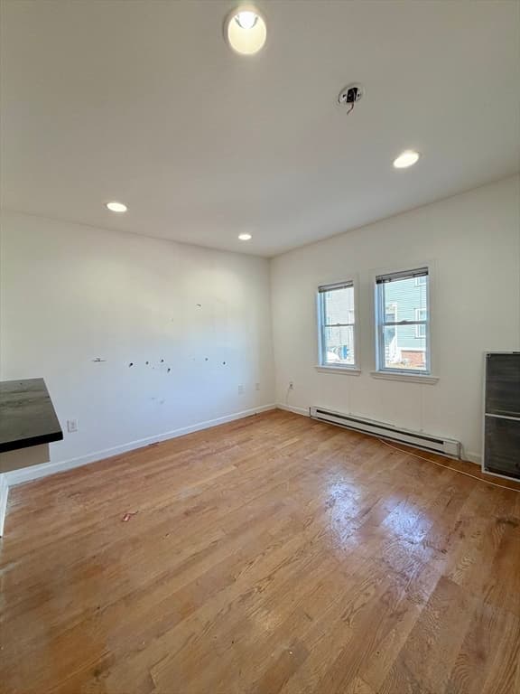 5-9 Family at 8-12 Leeds St, Boston MA 02127, Boston, photo 10 of 13
