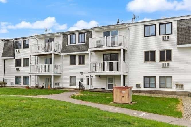 Condominium at 96 Main St # E6, Foxboro MA 02035, photo 16 of 18