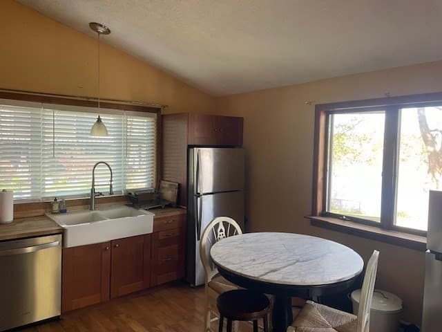 2 Oscar St, Holyoke MA 01040 photo 9