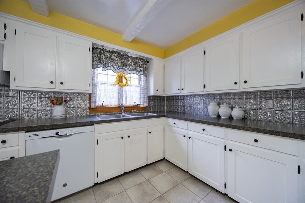 Single Family Residence at 2043 Wellington Street, Dighton MA 02715, photo 7 of 38