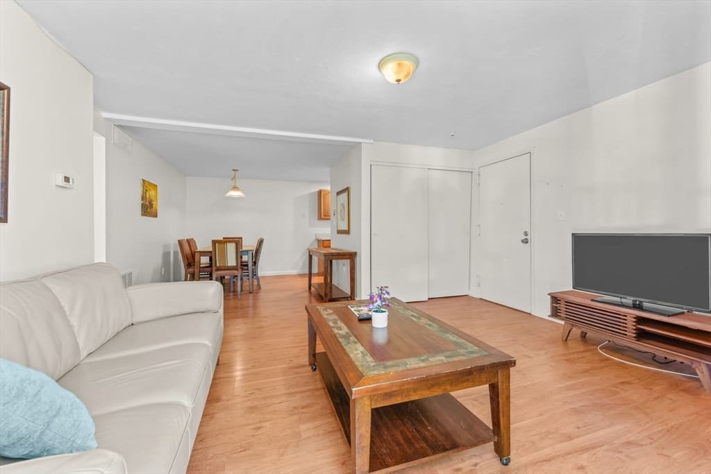 8 Post Oak Ln # 20, Natick MA 01760 photo 9