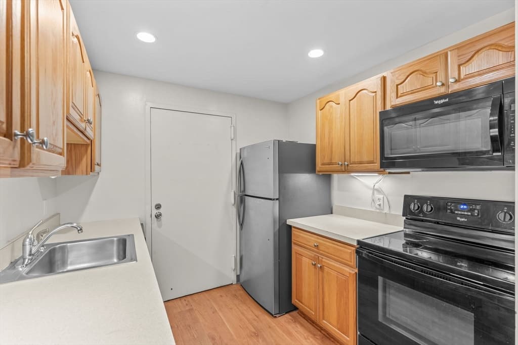 8 Post Oak Ln # 20, Natick MA 01760 photo 18