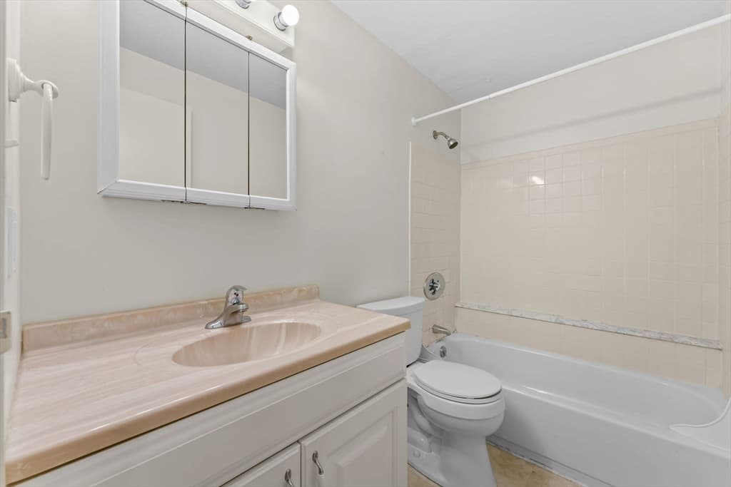 8 Post Oak Ln # 20, Natick MA 01760 photo 11