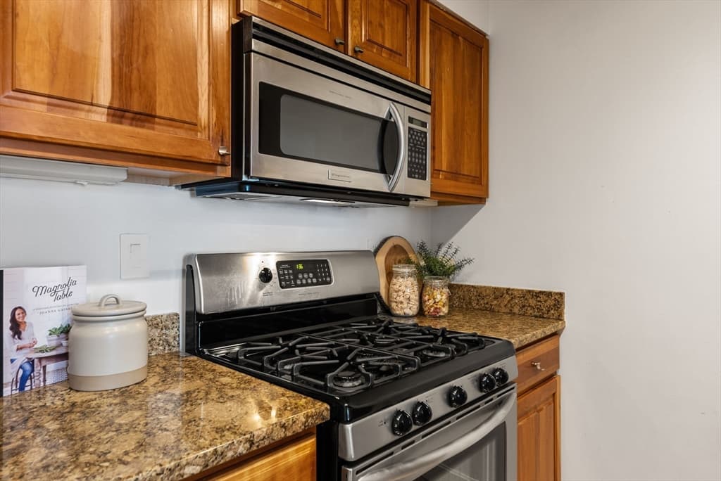 Condominium at 17 Bowdoin Street, Boston MA 02114, photo 16 of 29