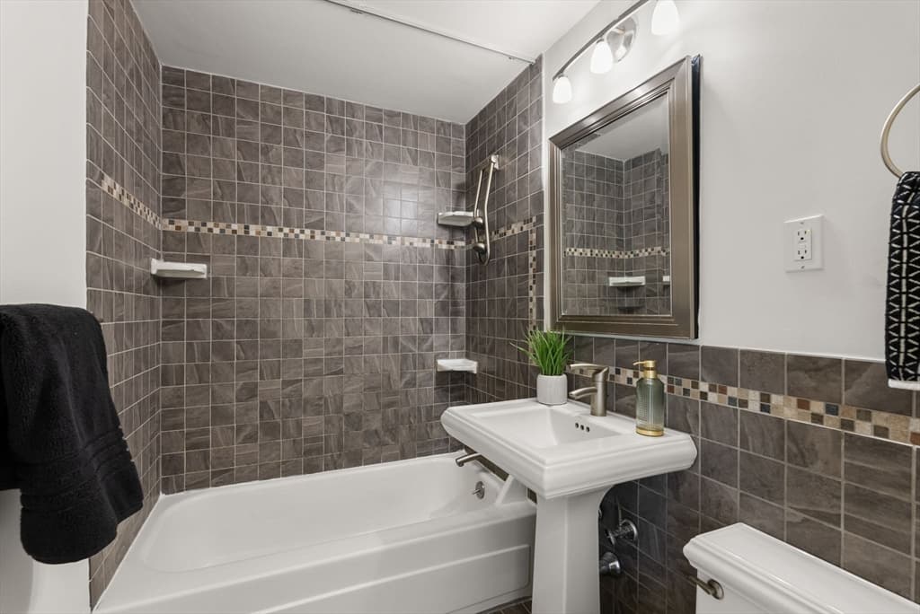 Condominium at 17 Bowdoin Street, Boston MA 02114, photo 20 of 29